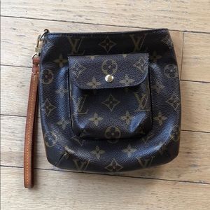 Louis Vuitton Partition Wristlet